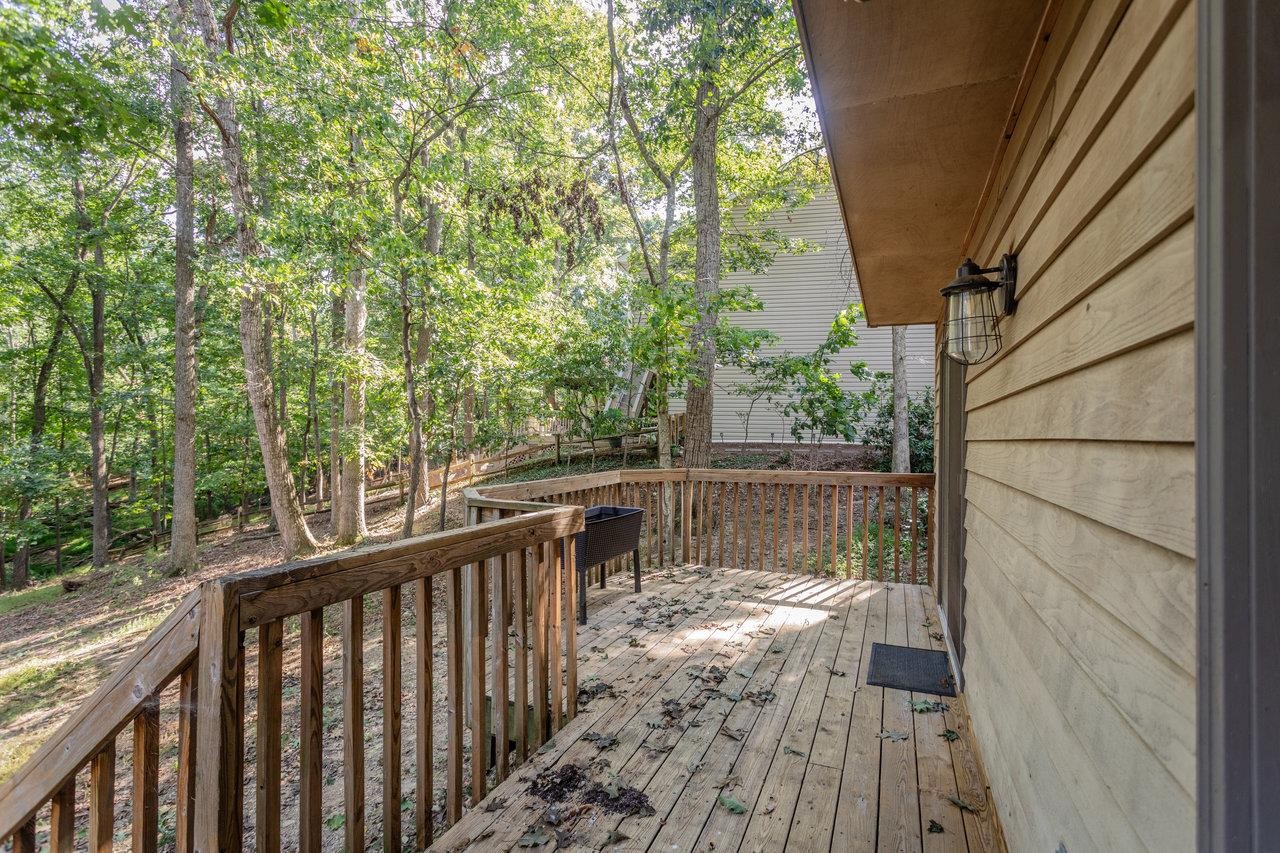452 PASSAGE LN