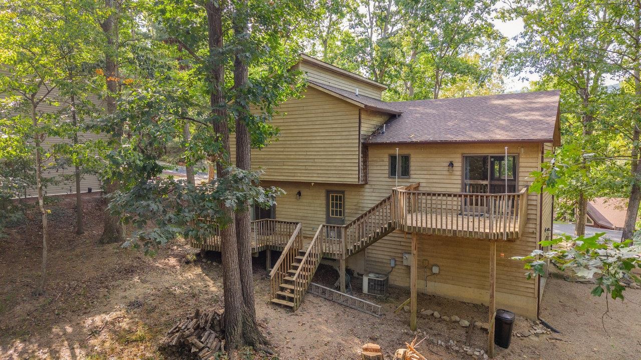 452 PASSAGE LN