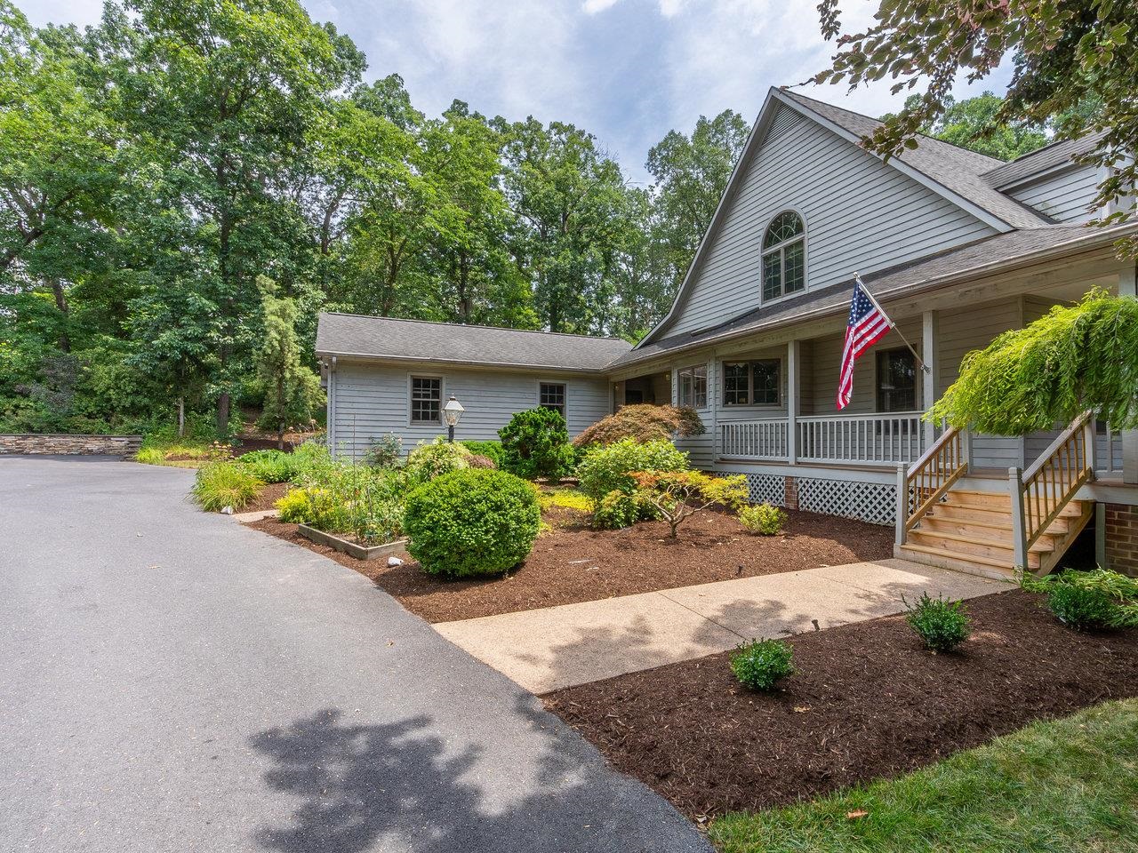 2555 KARAWOOD LN