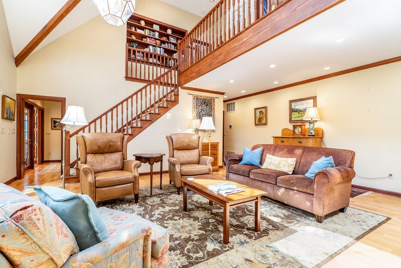 2555 KARAWOOD LN