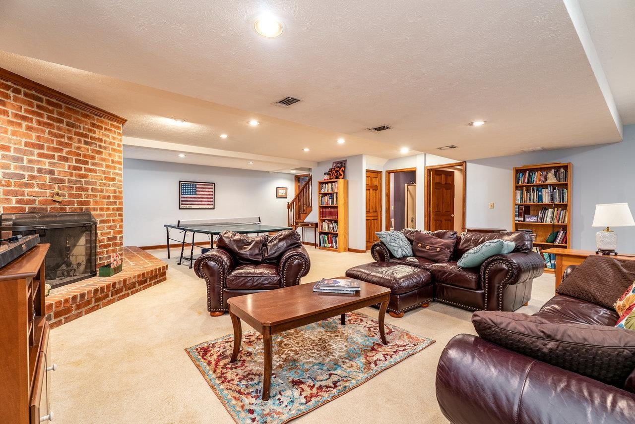2555 KARAWOOD LN
