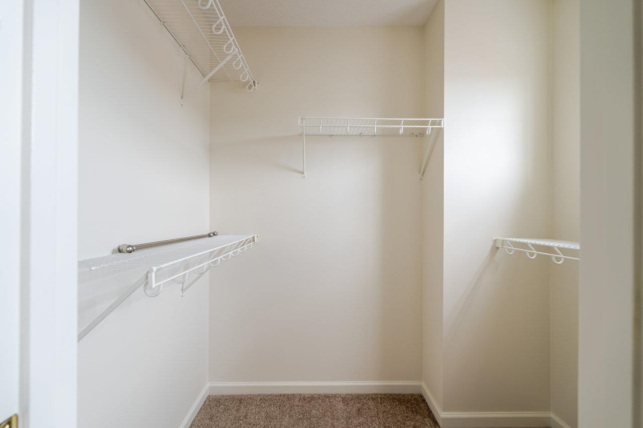 1046 MOLLY PITCHER PL