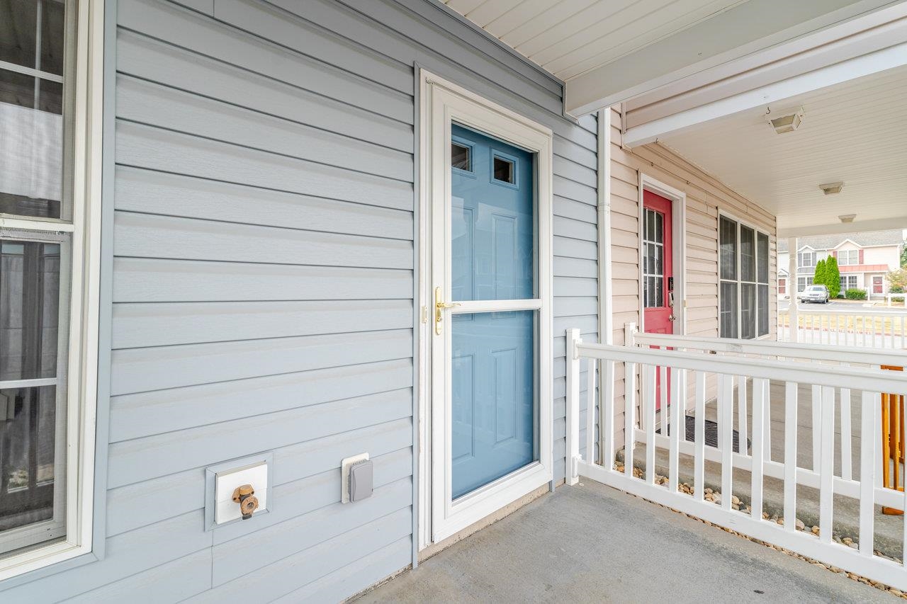 1046 MOLLY PITCHER PL