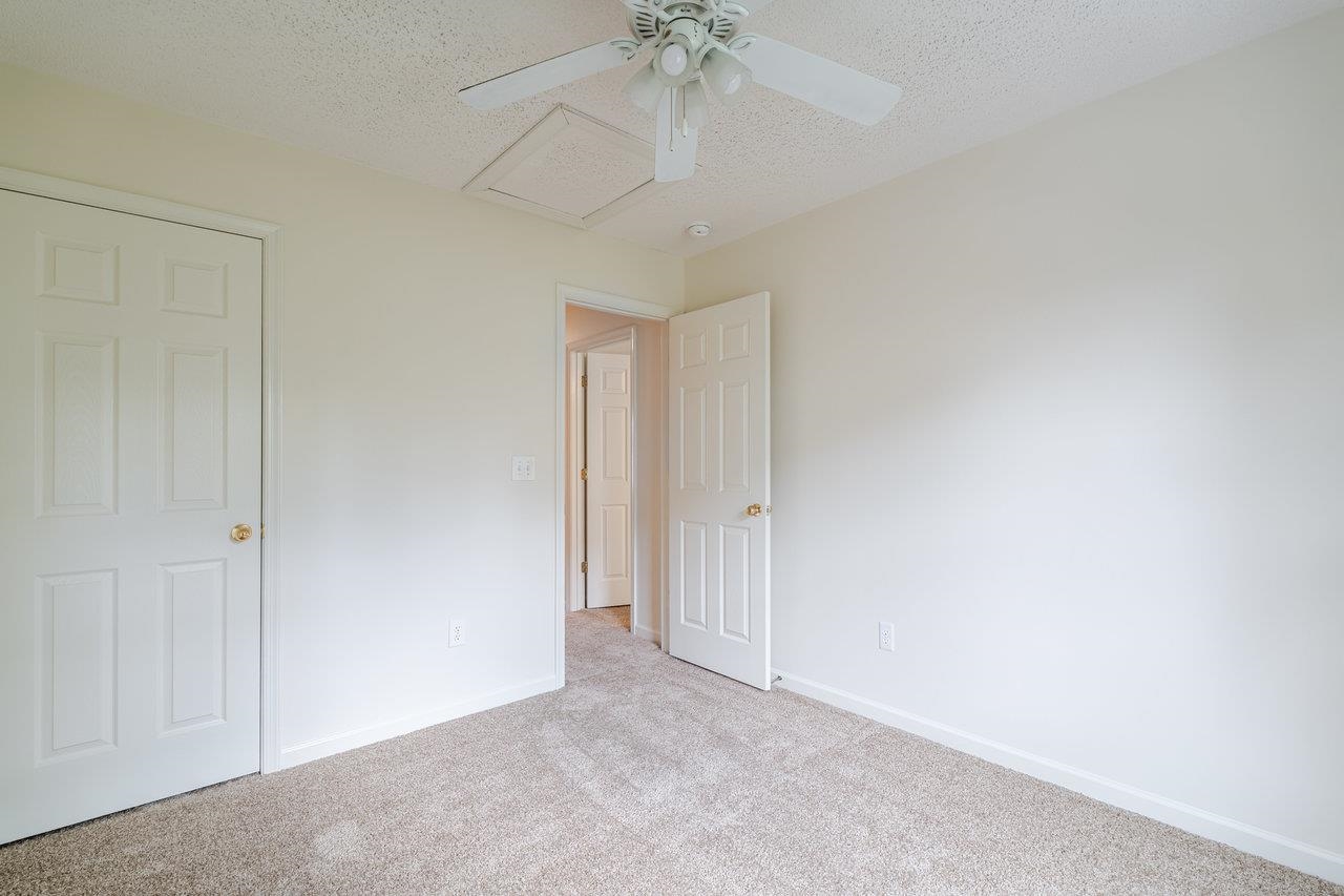 1046 MOLLY PITCHER PL