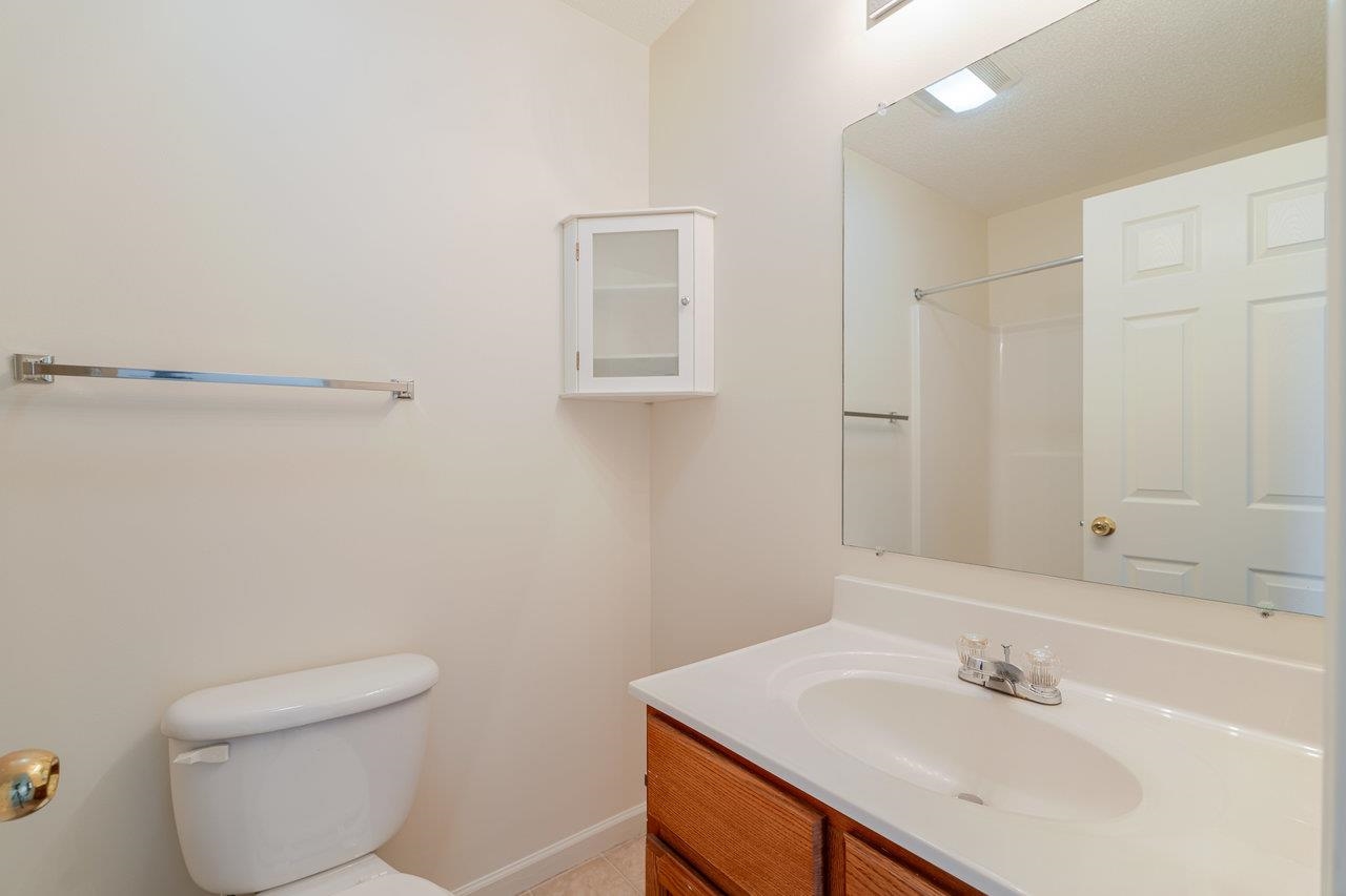 1046 MOLLY PITCHER PL