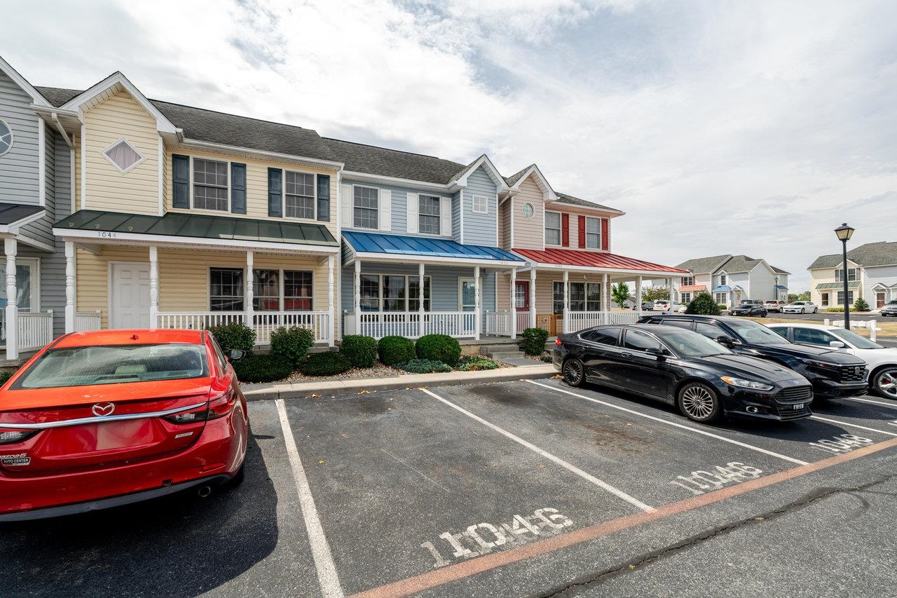 1046 MOLLY PITCHER PL