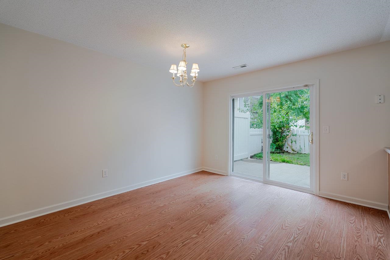 1046 MOLLY PITCHER PL