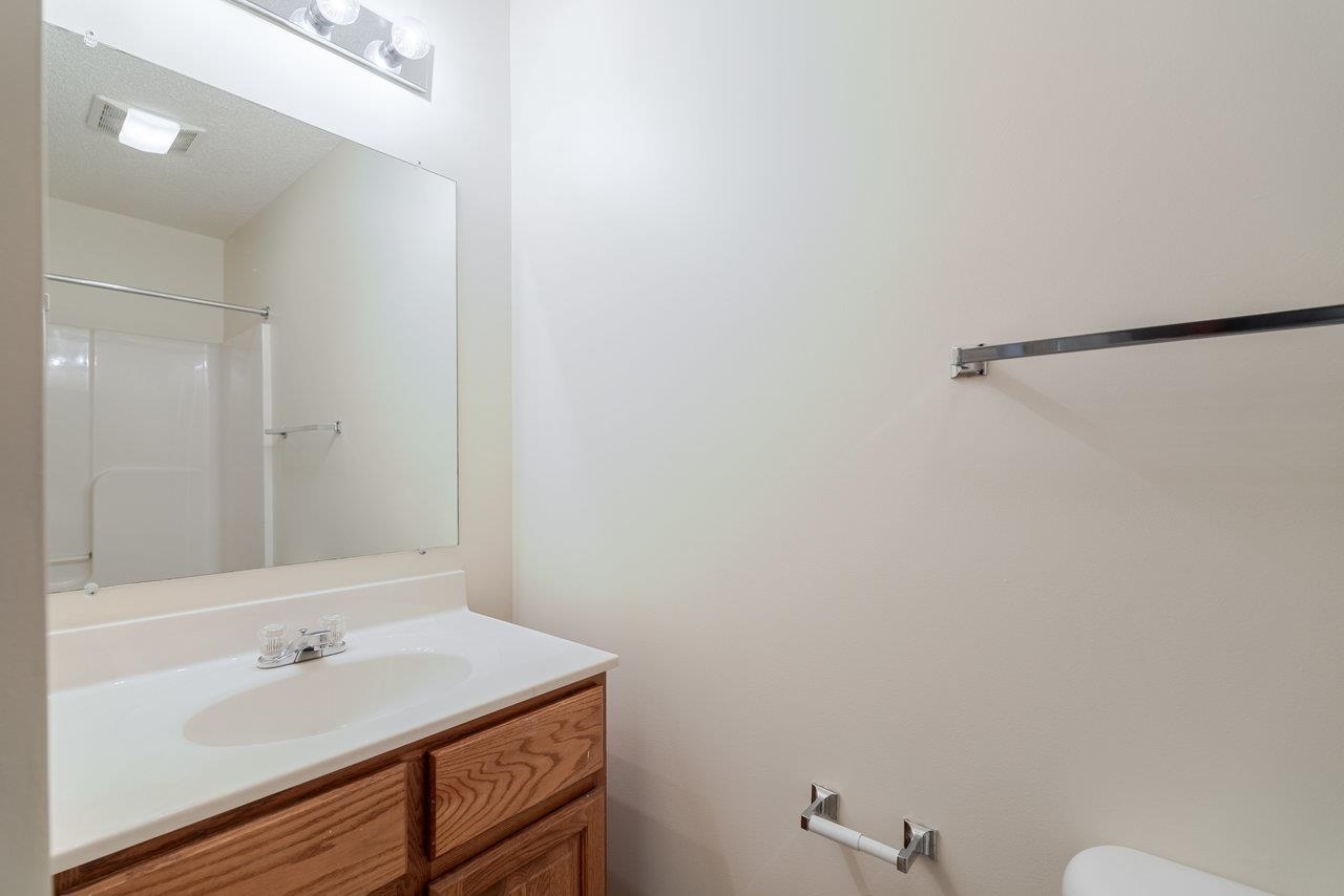 1046 MOLLY PITCHER PL