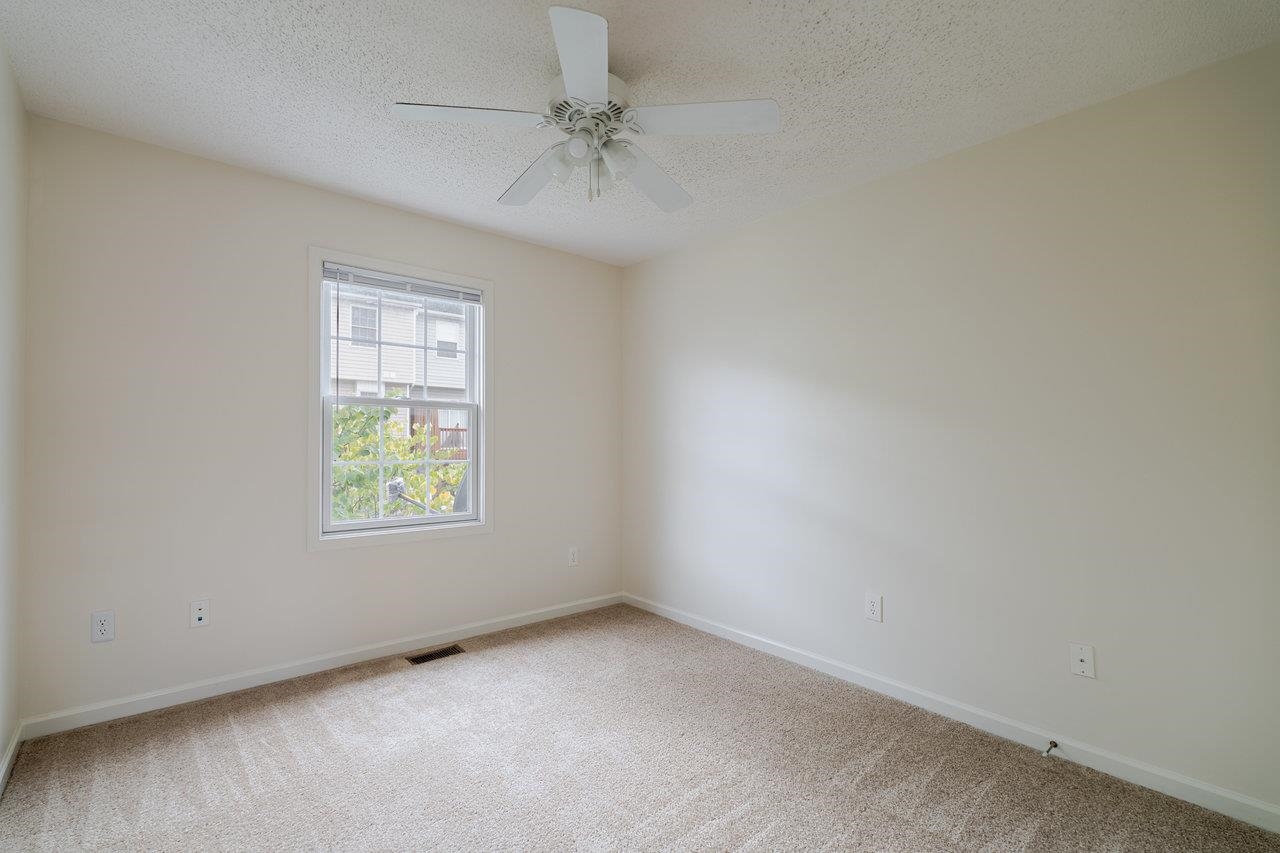 1046 MOLLY PITCHER PL