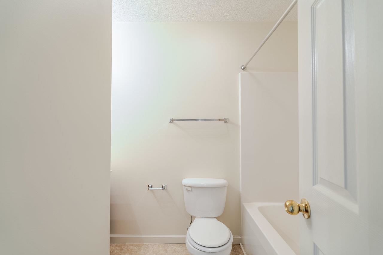 1046 MOLLY PITCHER PL