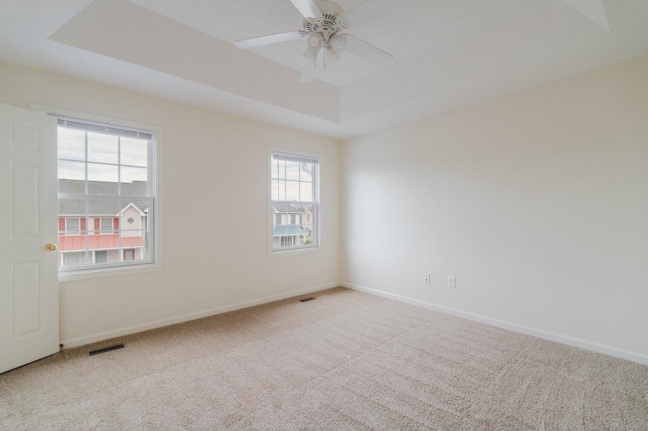 1046 MOLLY PITCHER PL