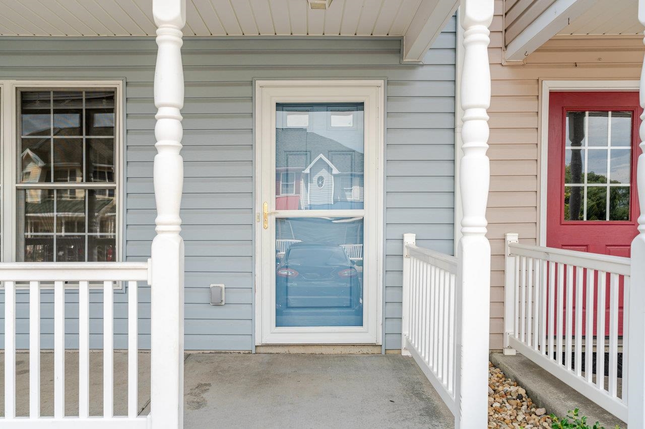 1046 MOLLY PITCHER PL