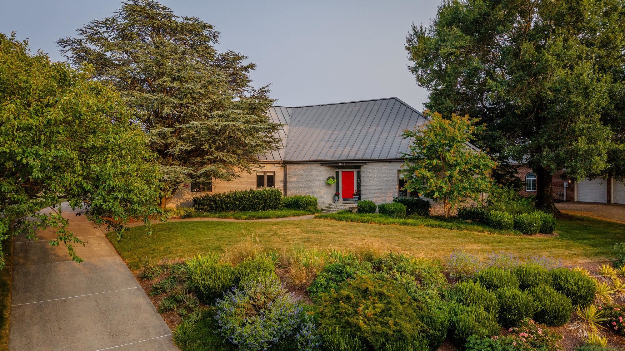 One-of-a-kind in Harmony Heights!