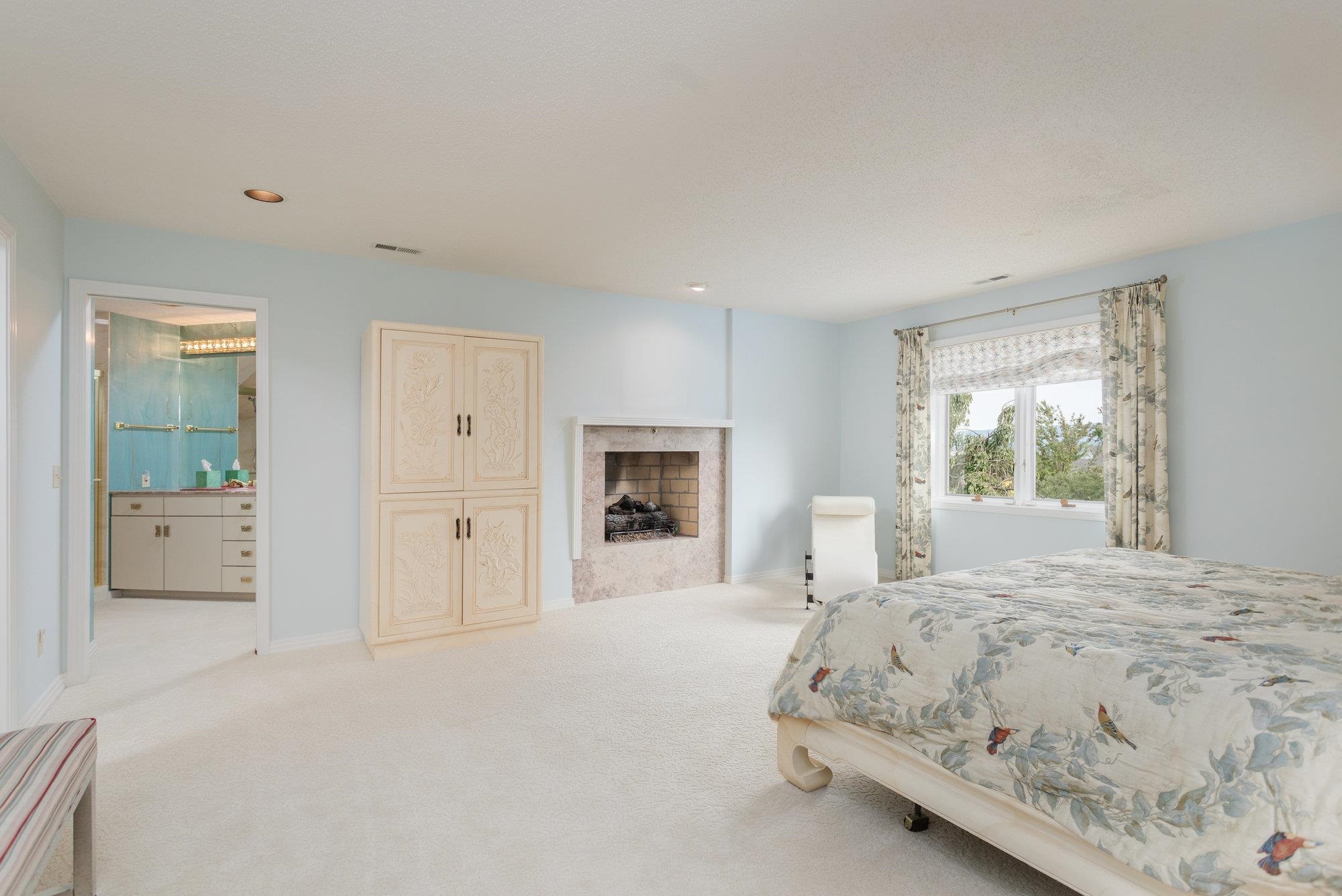 One-of-a-kind in Harmony Heights!