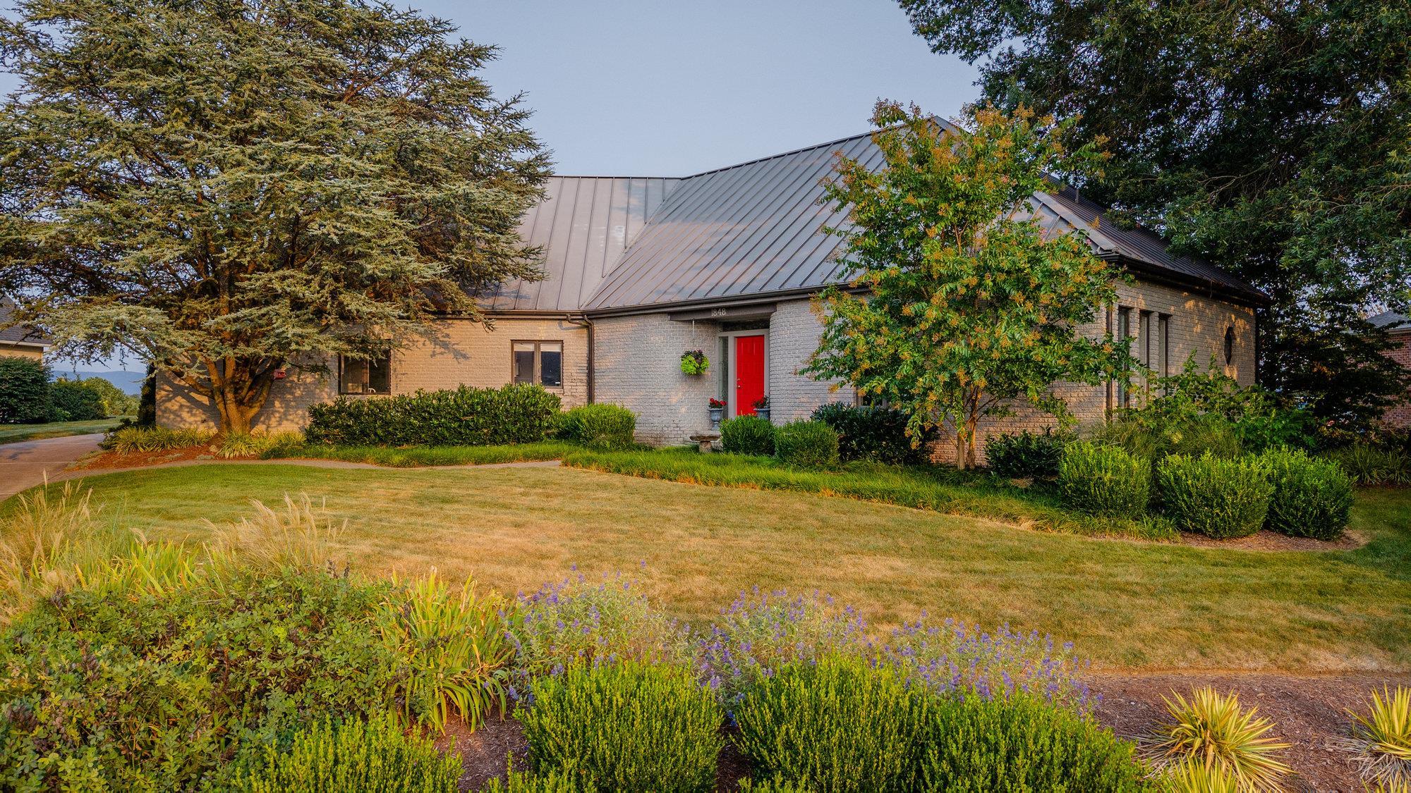 One-of-a-kind in Harmony Heights!