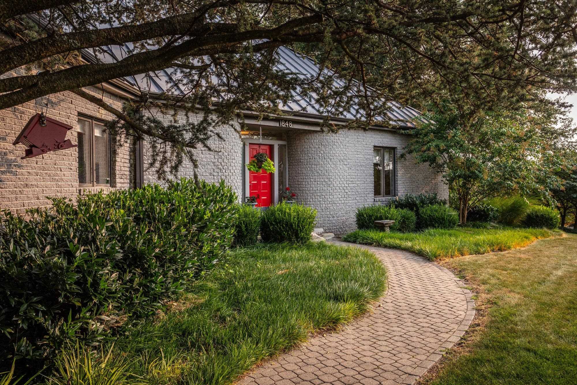 One-of-a-kind in Harmony Heights!