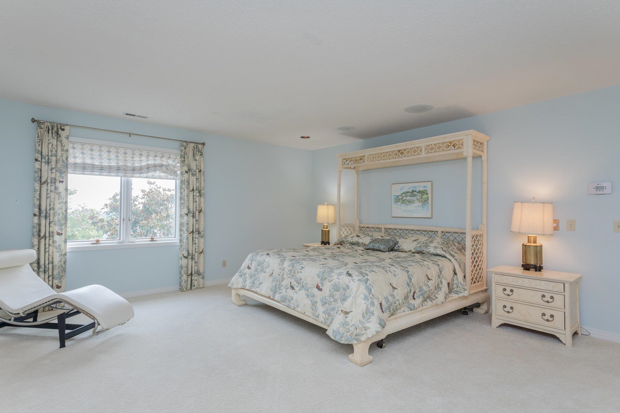 One-of-a-kind in Harmony Heights!