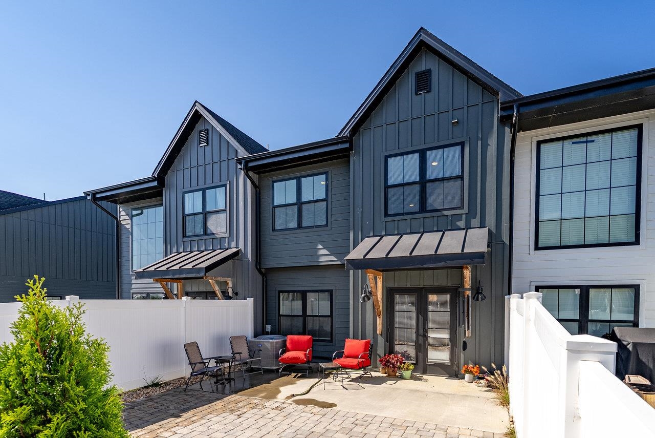 30 FIELD CT