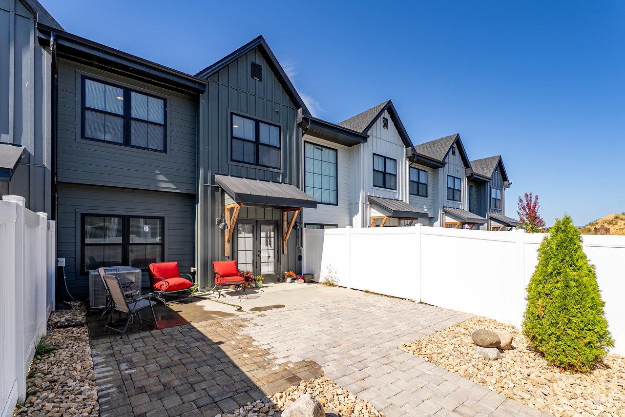 30 FIELD CT