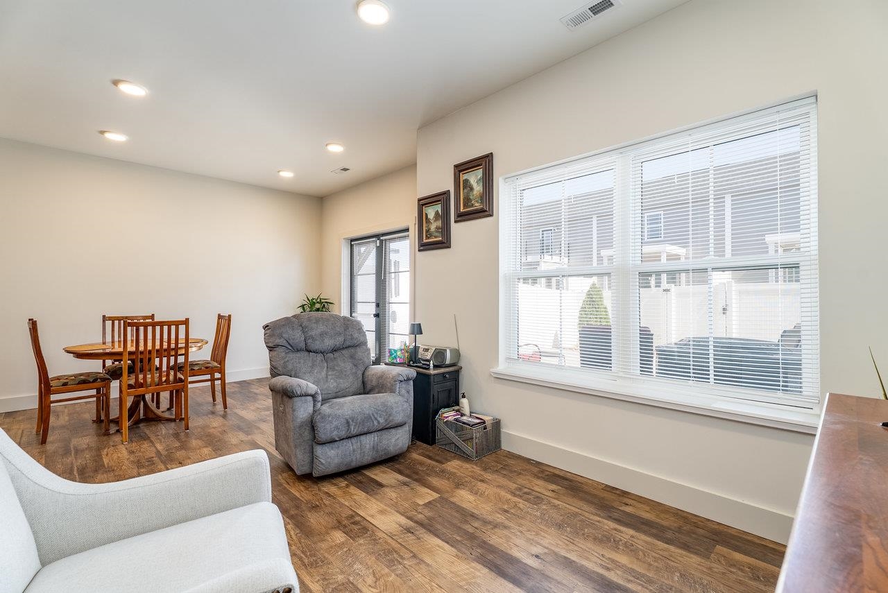 30 FIELD CT