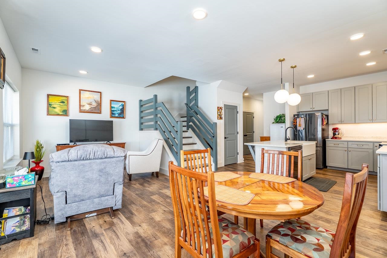 30 FIELD CT