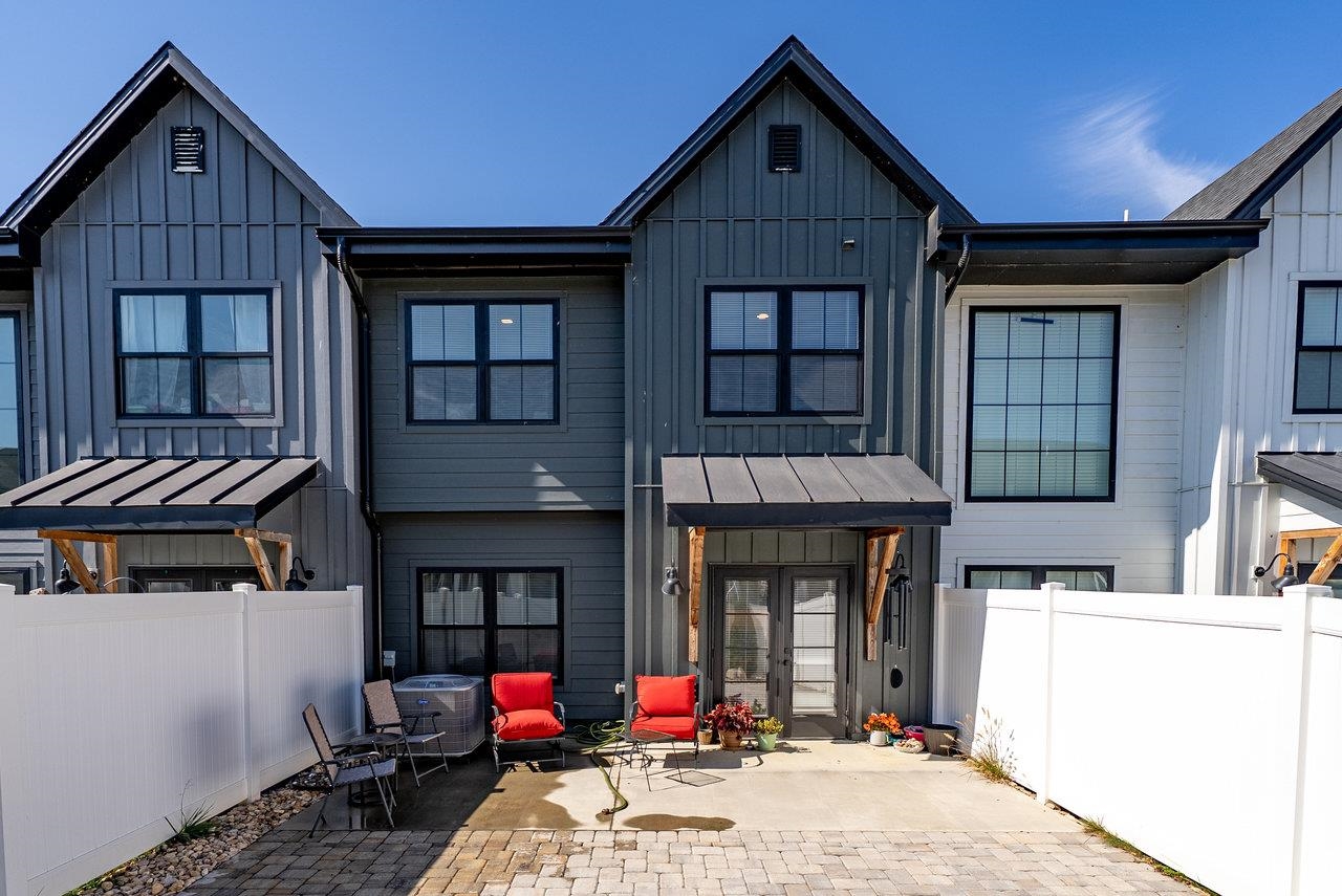 30 FIELD CT