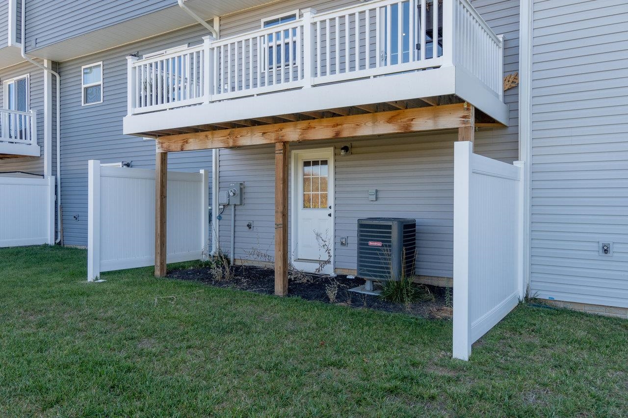 775 CARSON CIR