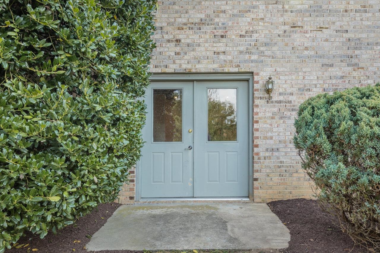 624 ERICKSON AVE