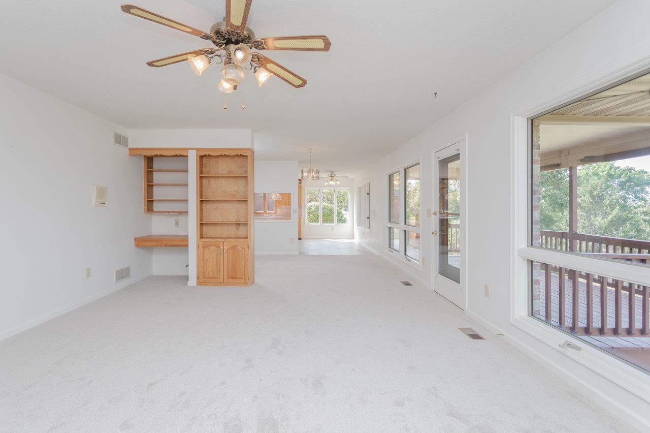 624 ERICKSON AVE