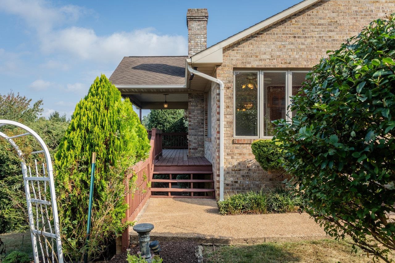 624 ERICKSON AVE