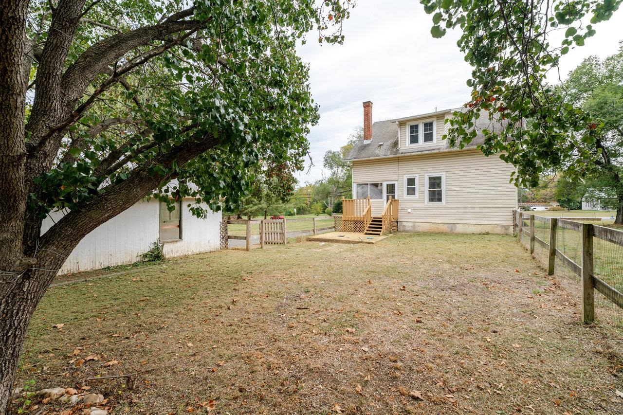 9571 TOWN HALL RD