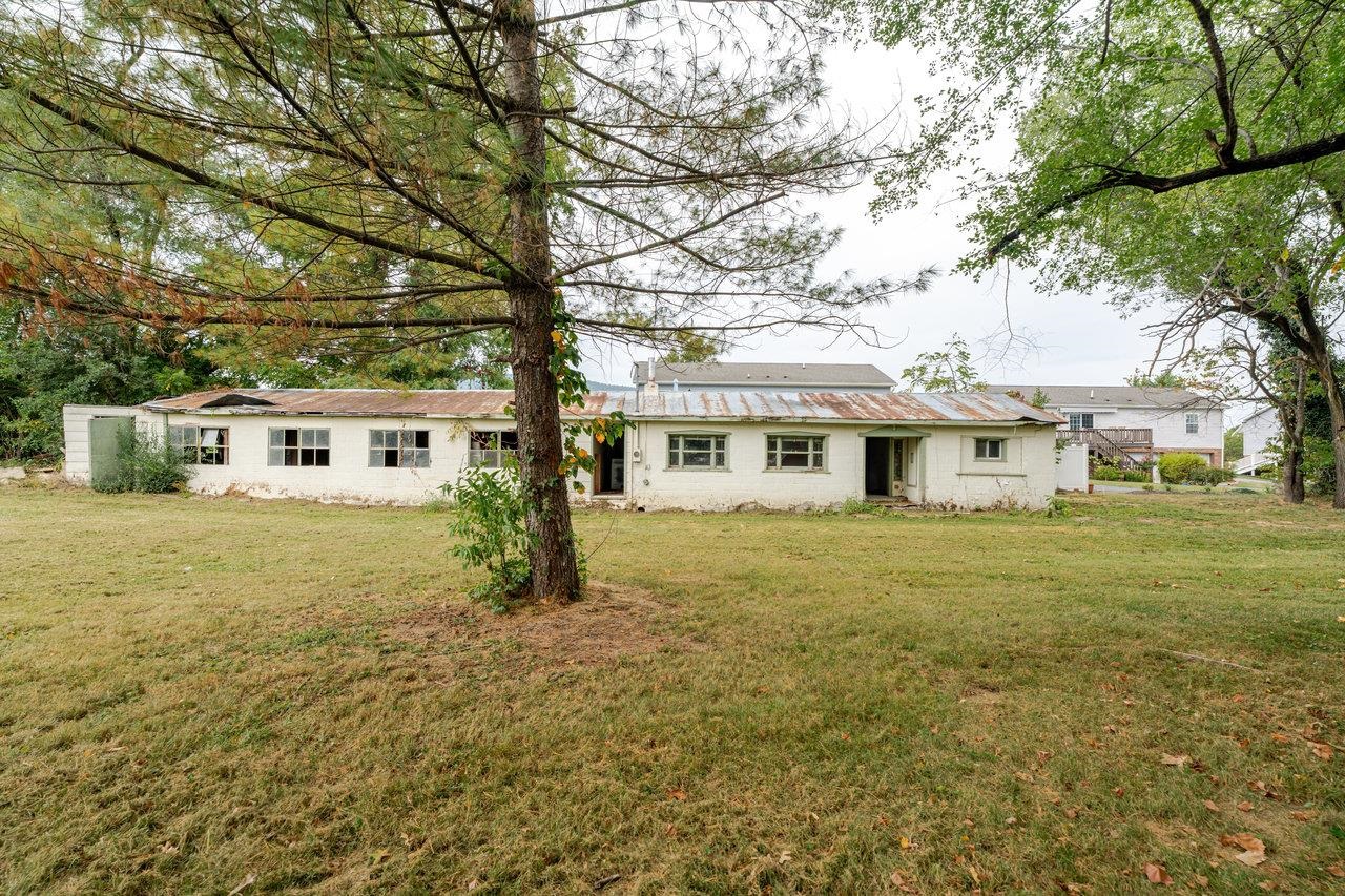 9571 TOWN HALL RD
