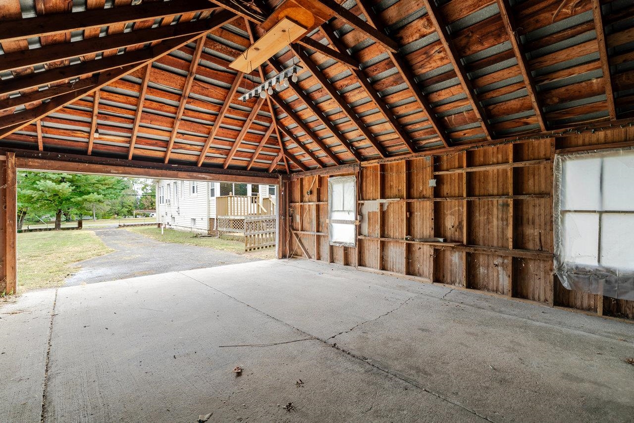 9571 TOWN HALL RD