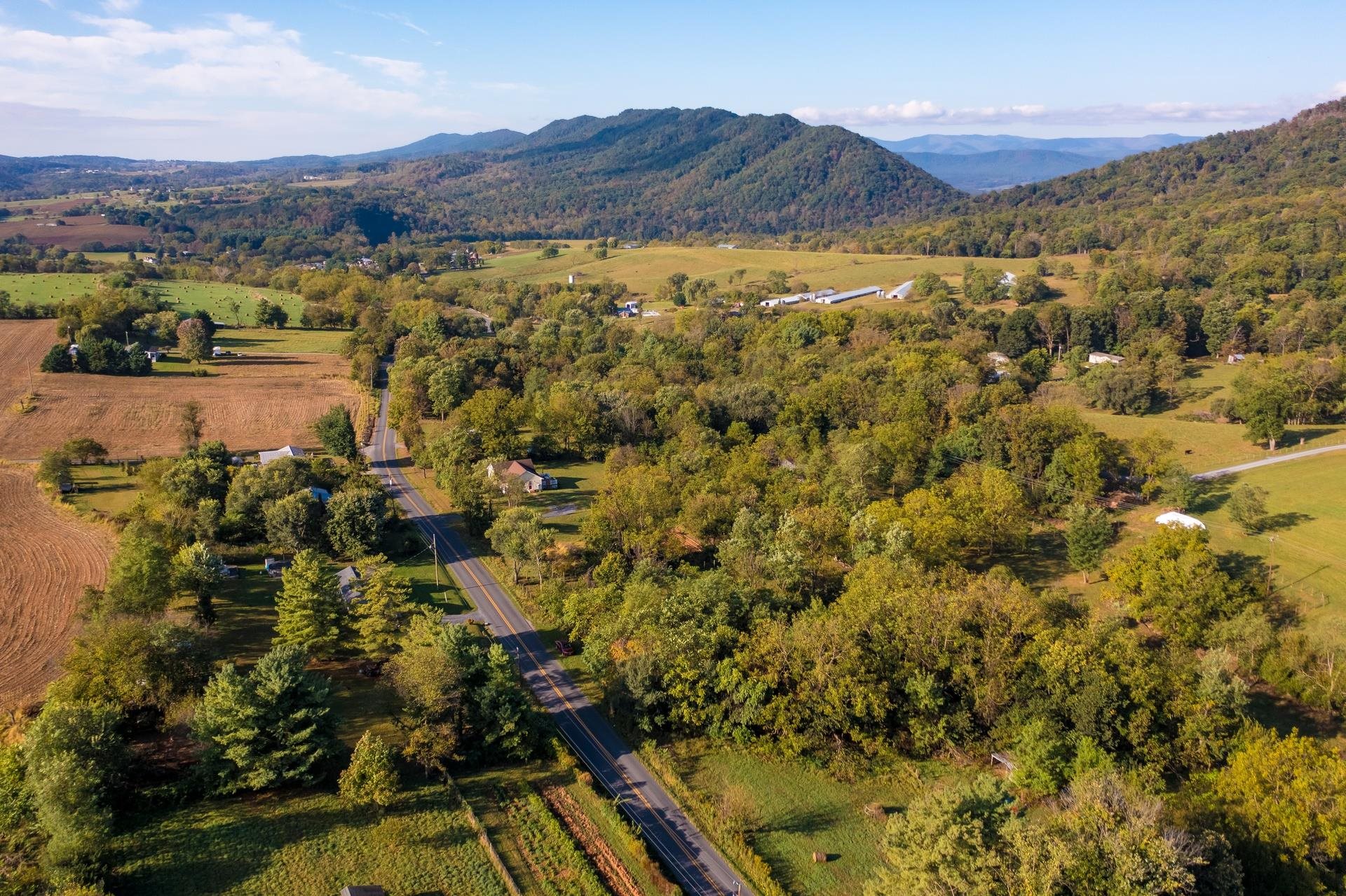 15141 NORTH MOUNTAIN RD