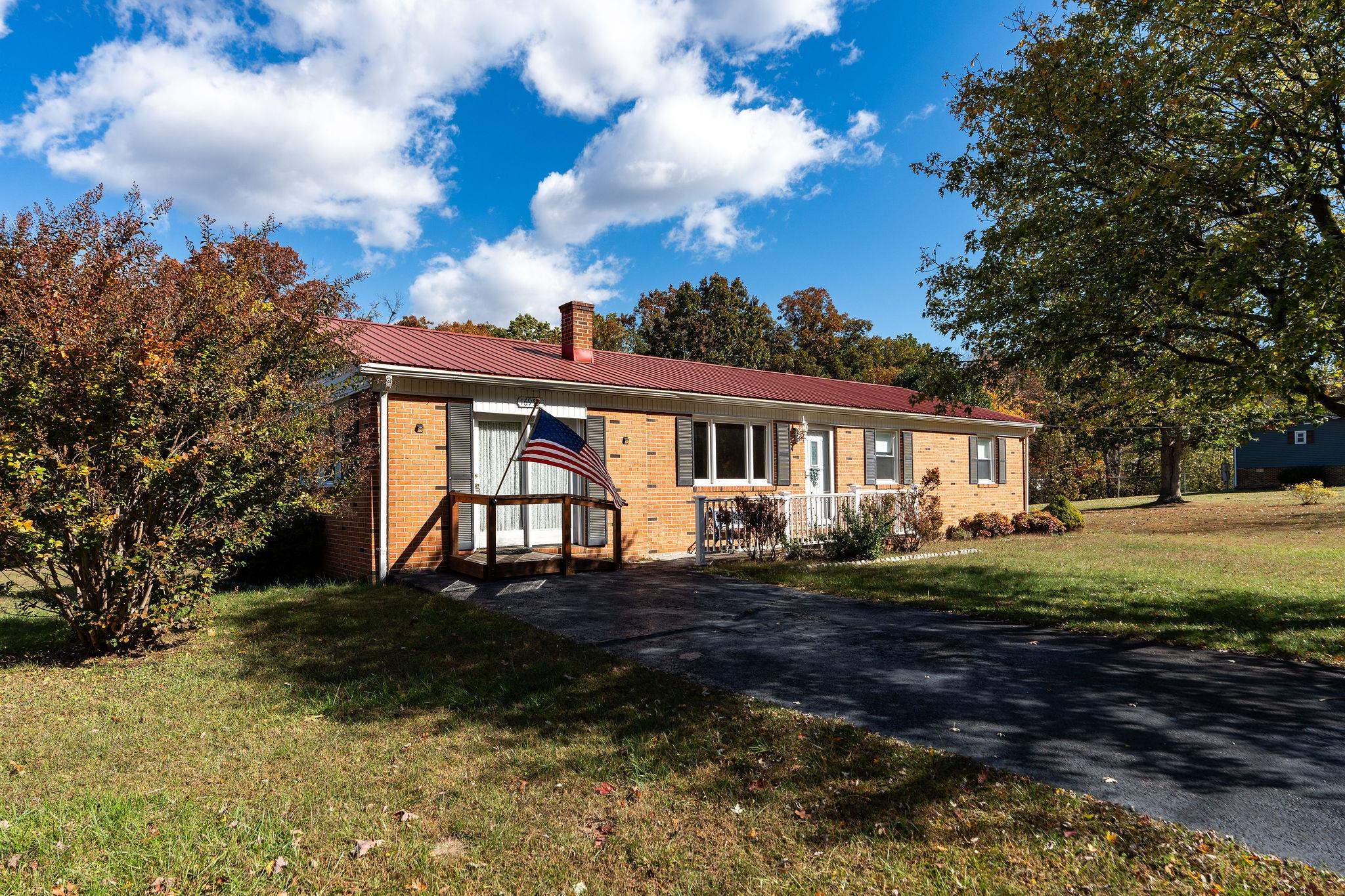 16959 SAPLING RIDGE RD