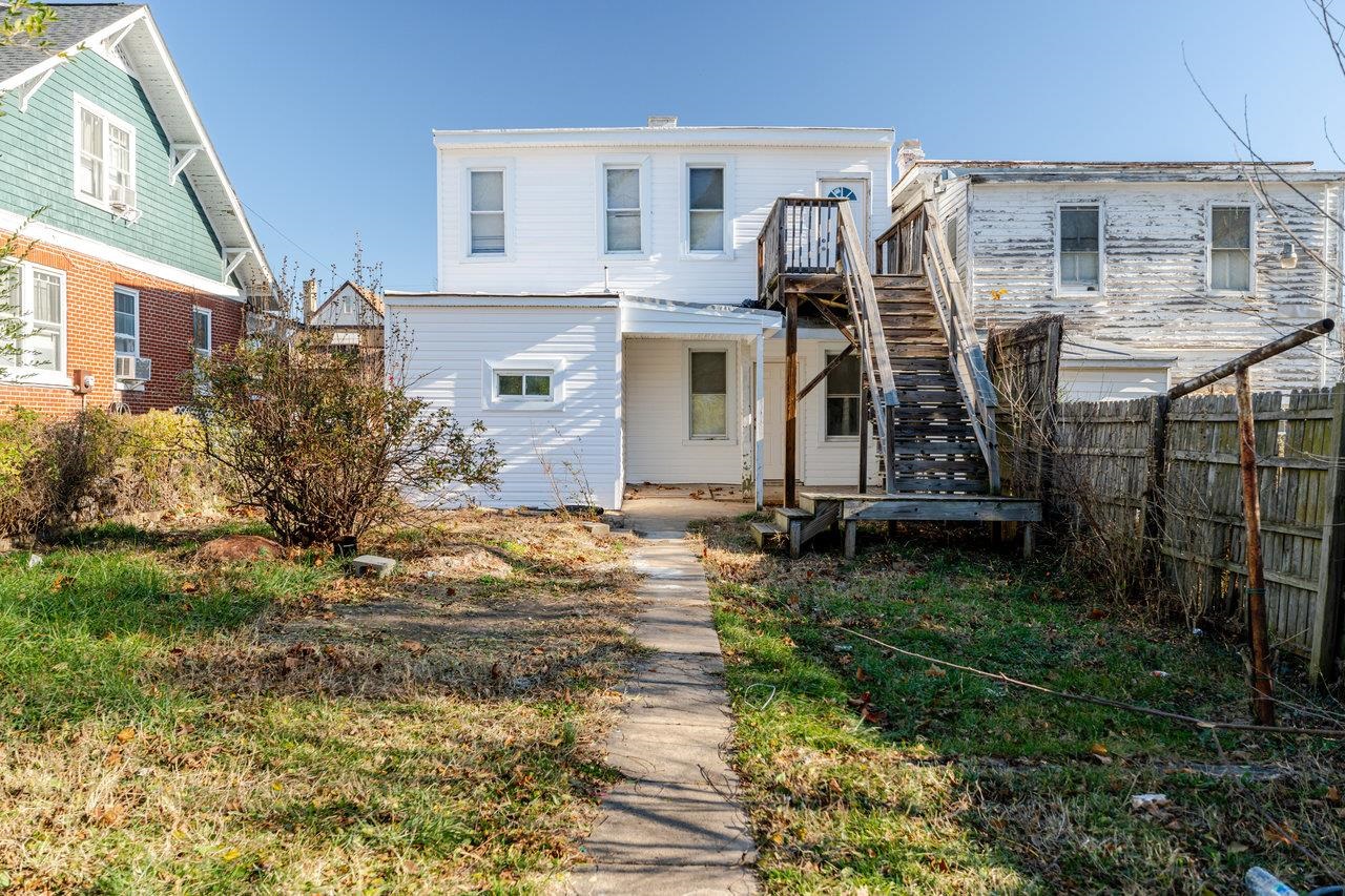 427 FOURTH ST