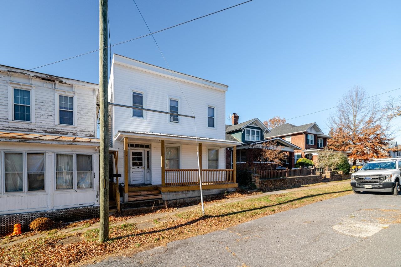427 FOURTH ST