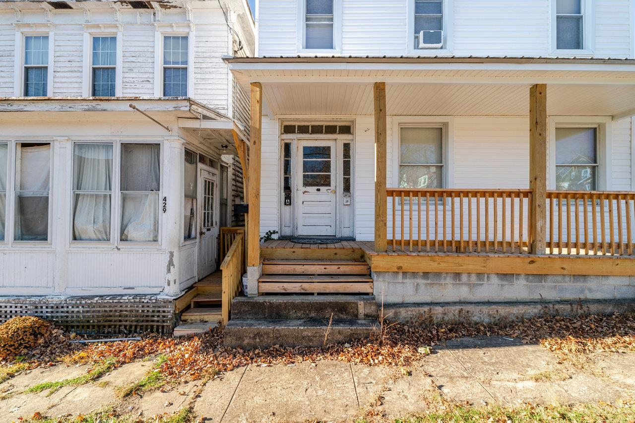 427 FOURTH ST