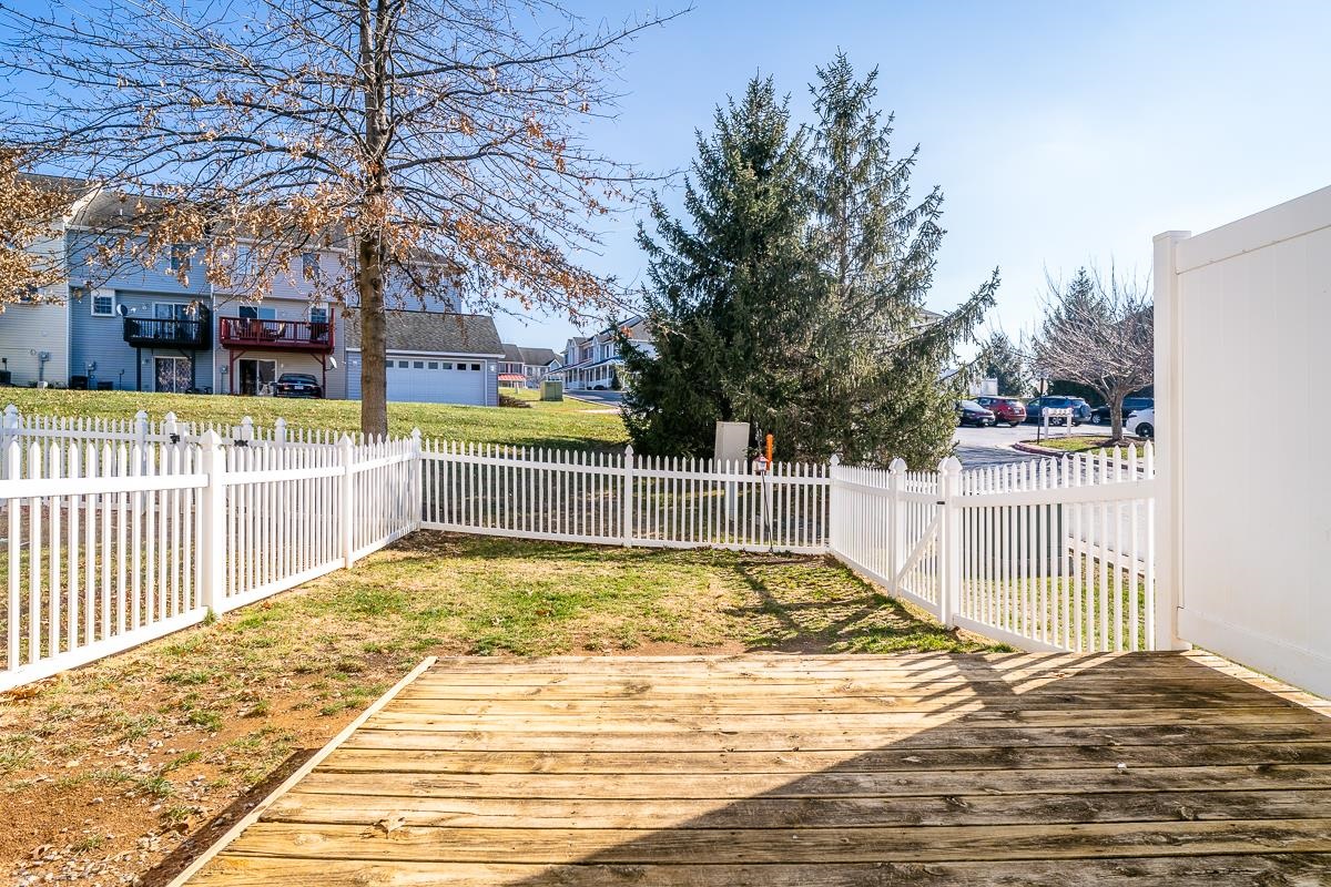 1111 PATRICK HENRY PL