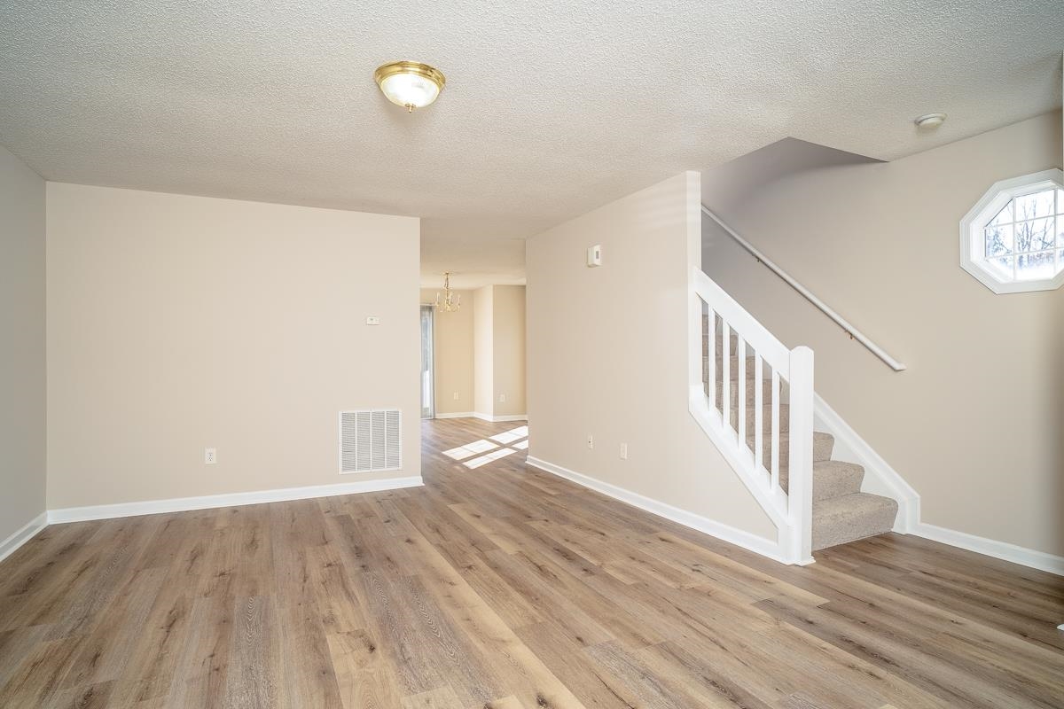 1111 PATRICK HENRY PL