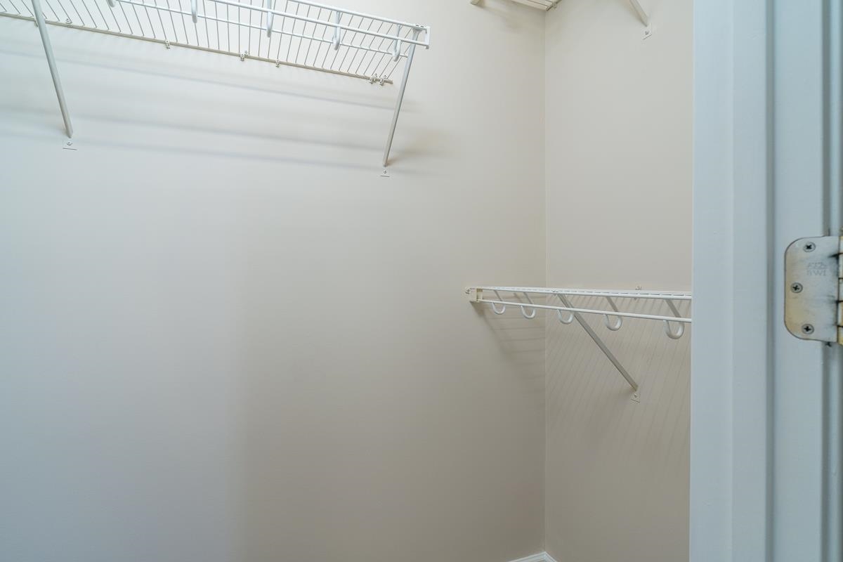 1111 PATRICK HENRY PL