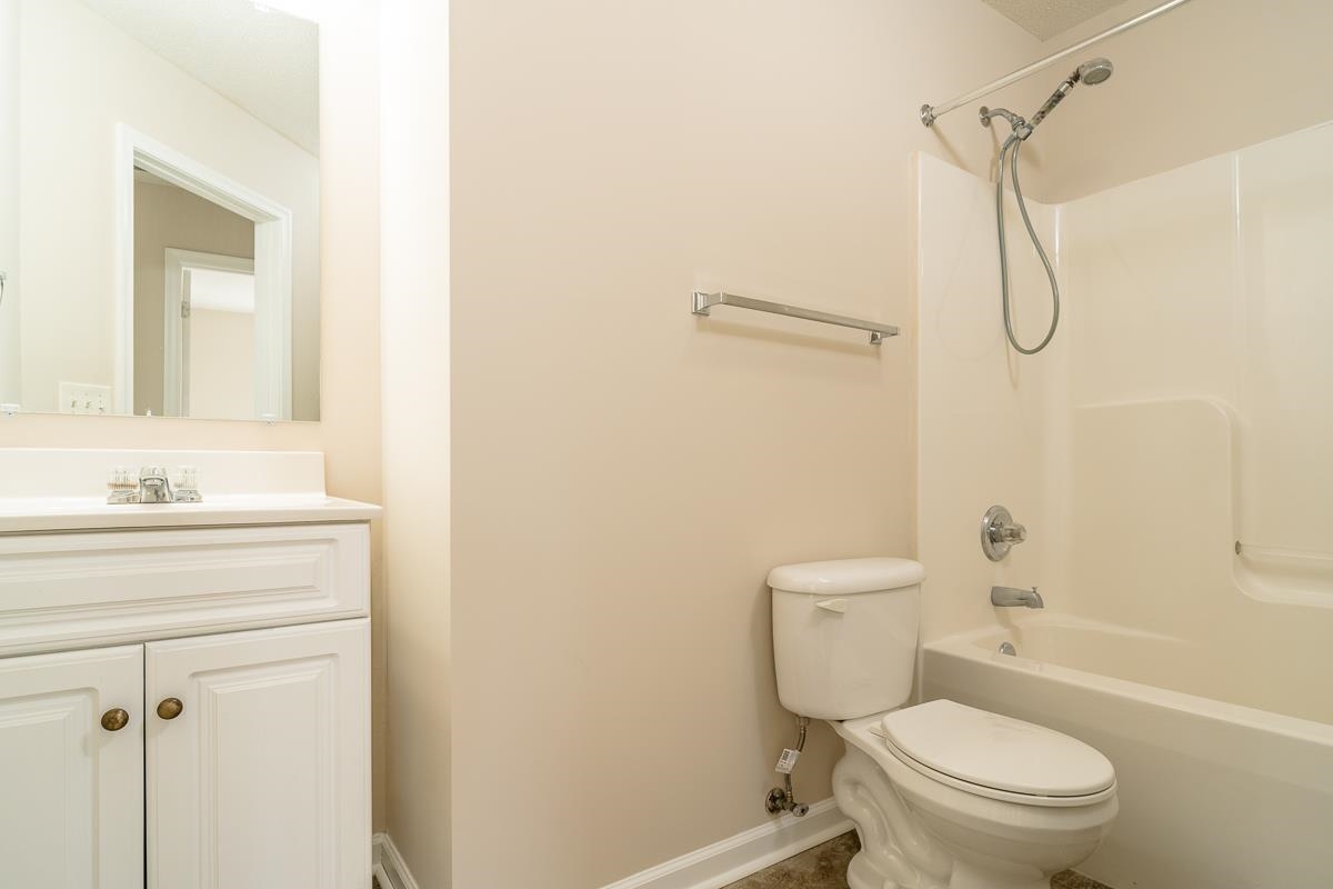 1111 PATRICK HENRY PL