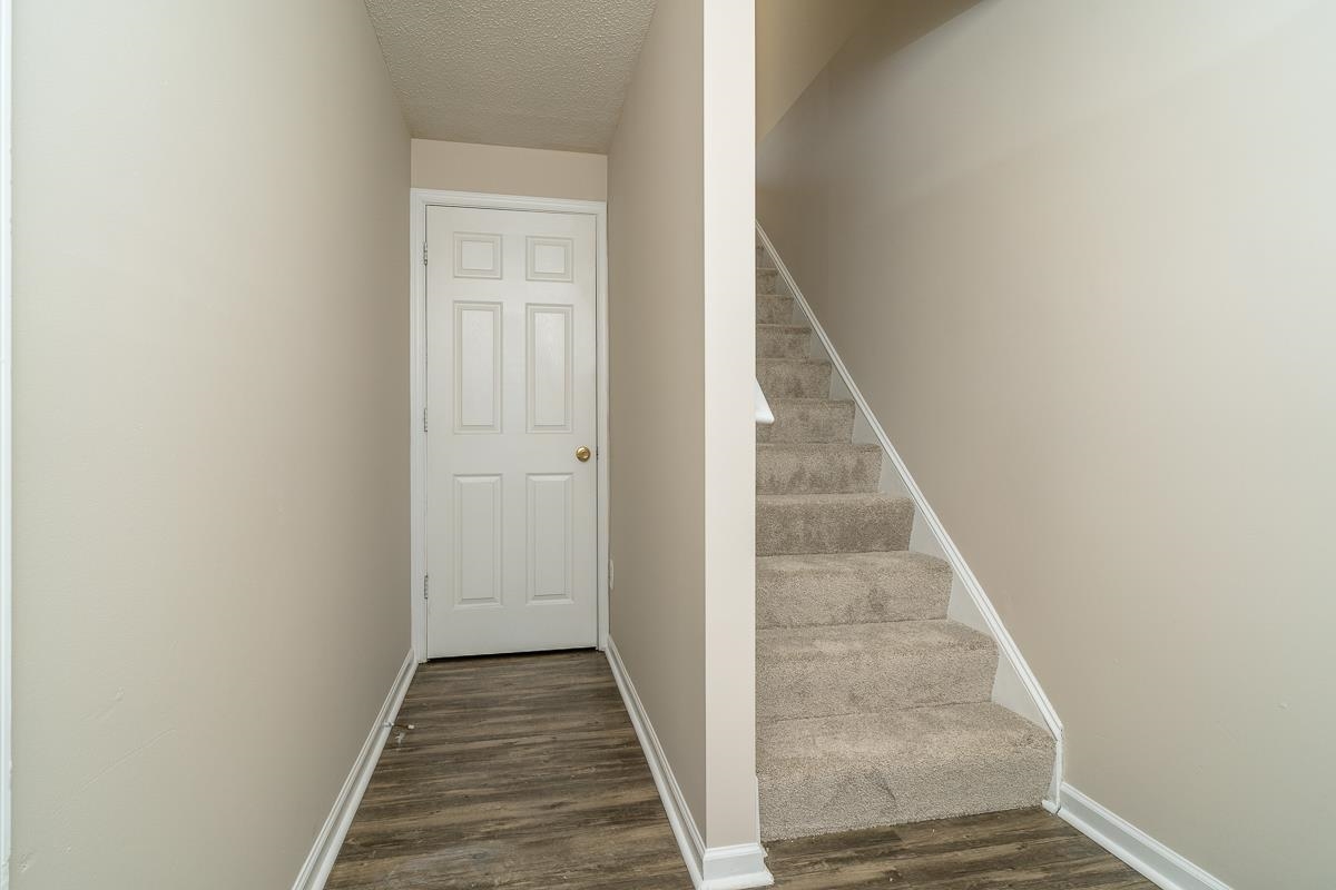 1111 PATRICK HENRY PL