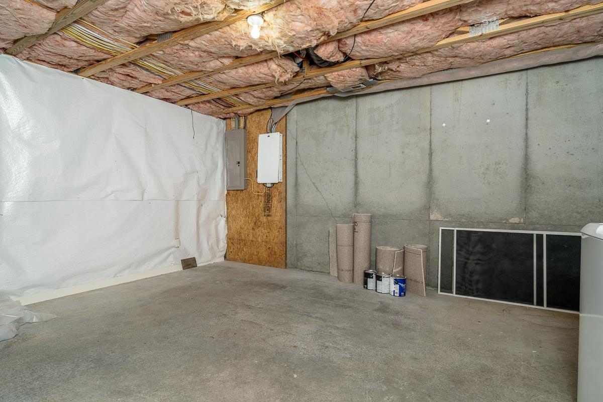 1111 PATRICK HENRY PL