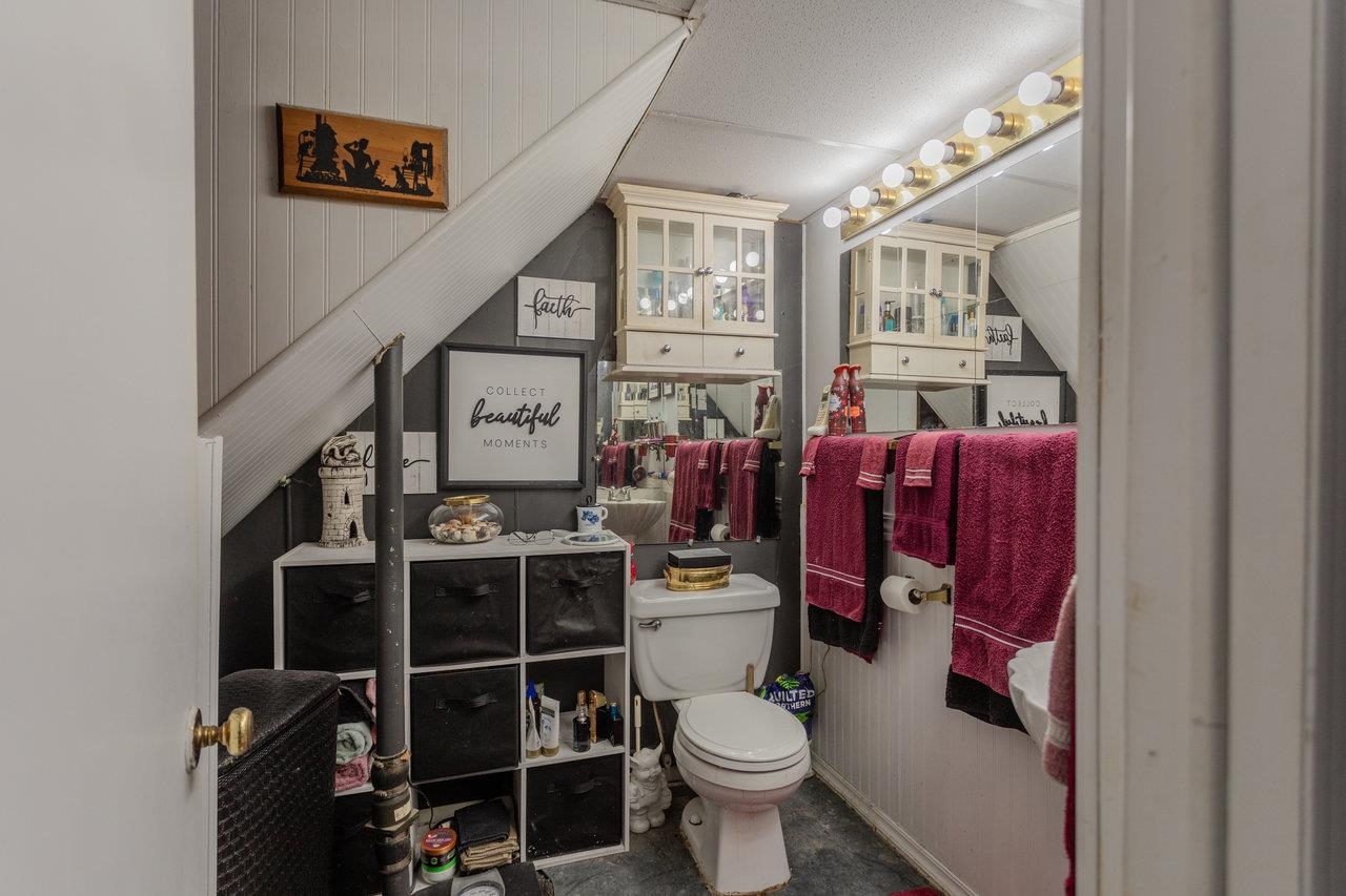 8217 SOUTH EAST SIDE HWY