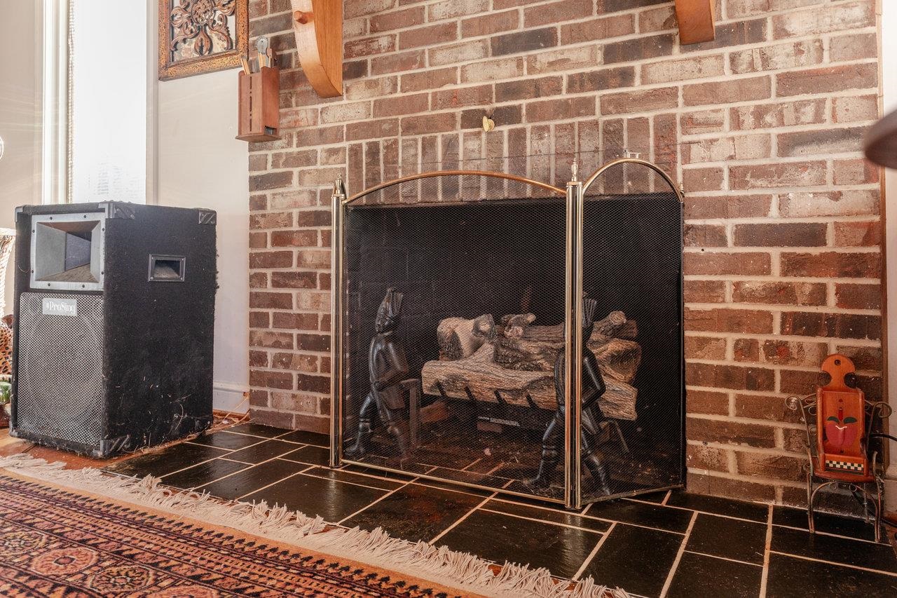 8217 SOUTH EAST SIDE HWY