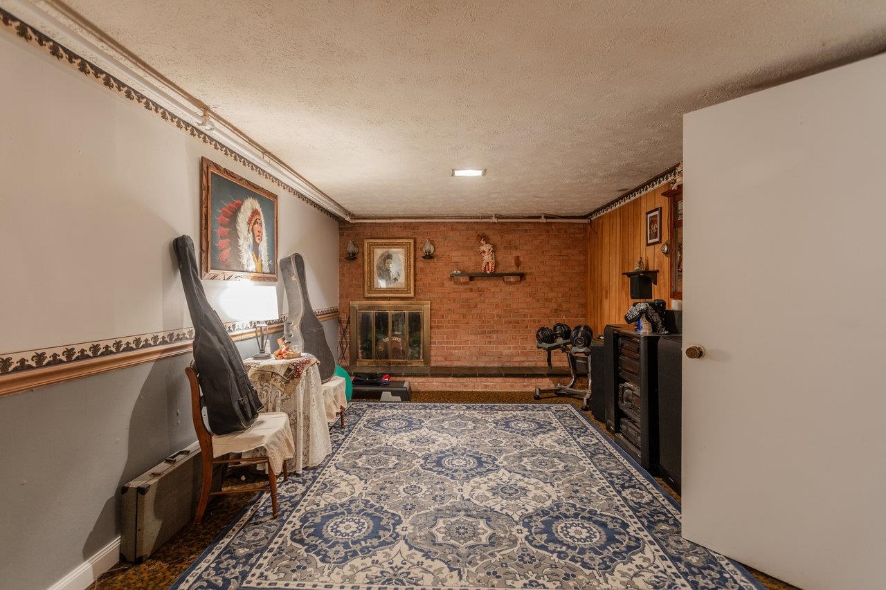 8217 SOUTH EAST SIDE HWY