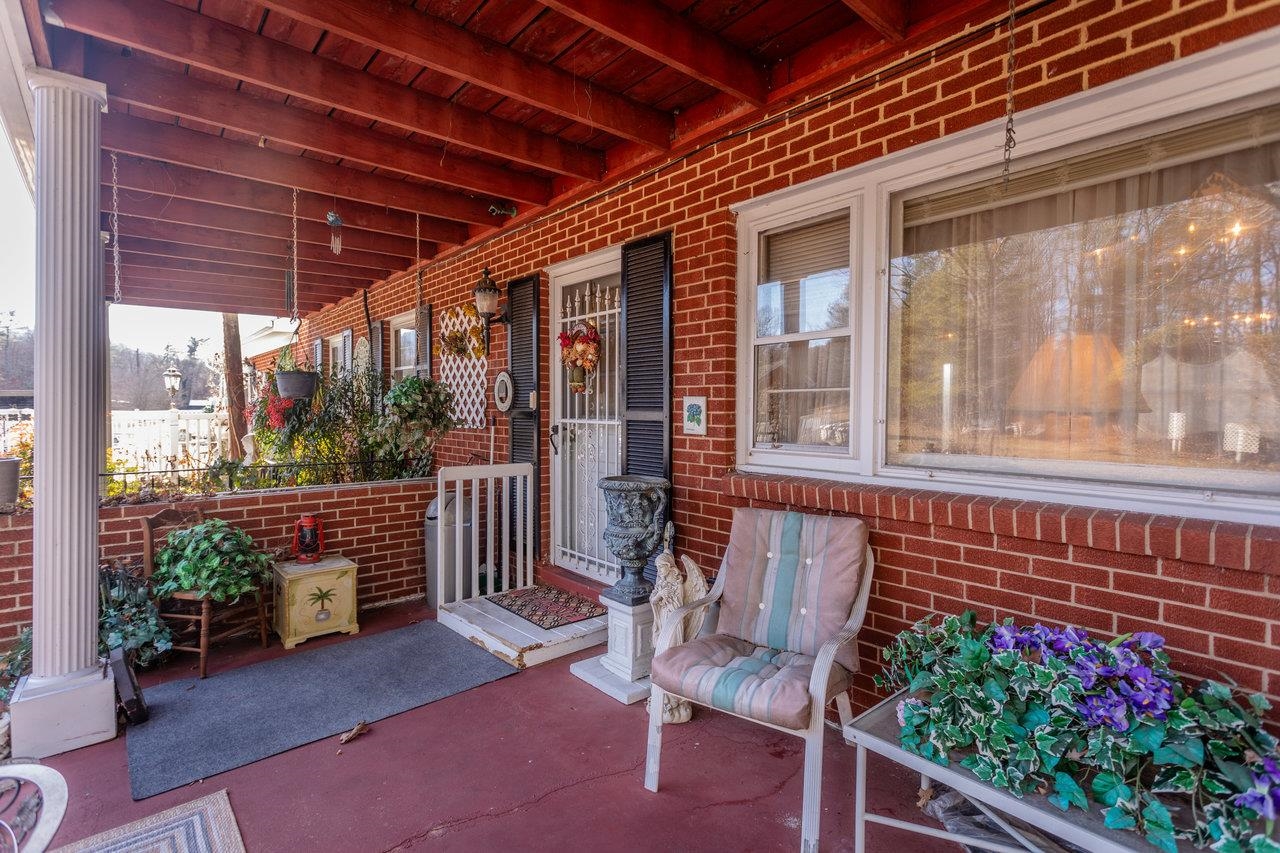 8217 SOUTH EAST SIDE HWY