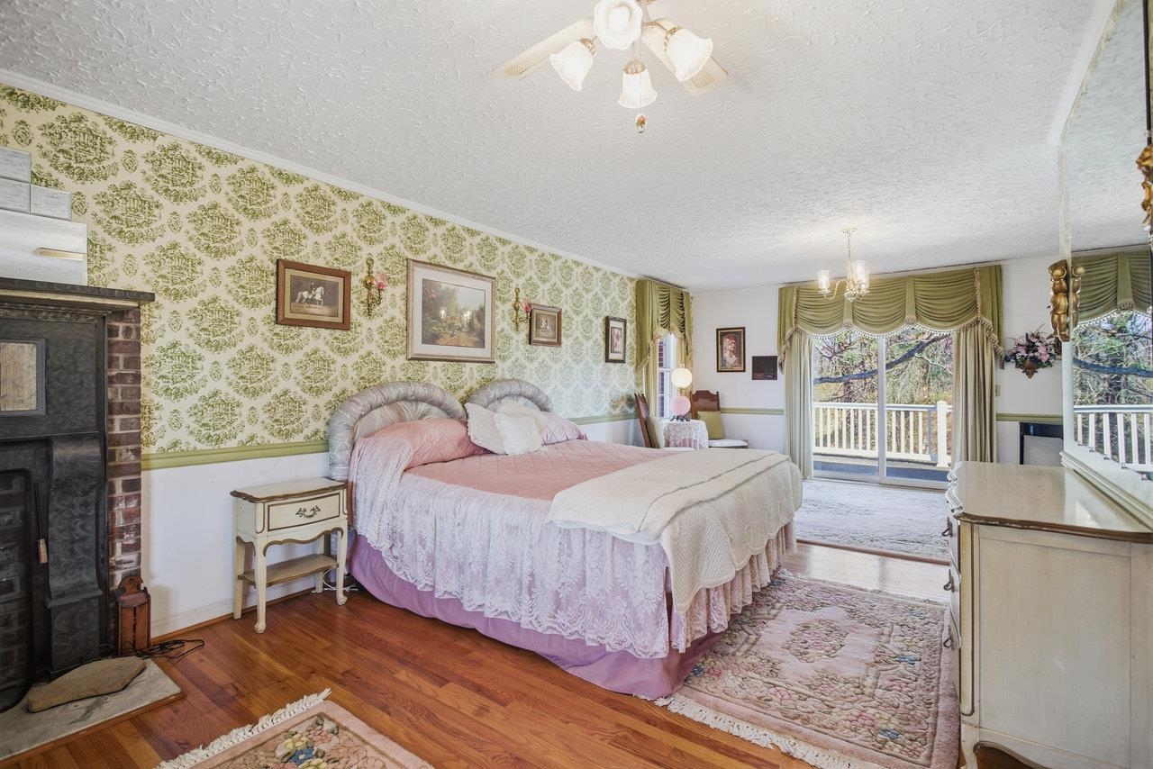 8217 SOUTH EAST SIDE HWY