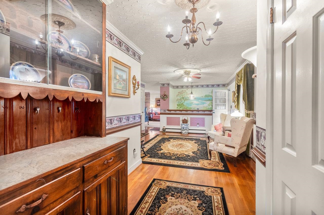 8217 SOUTH EAST SIDE HWY